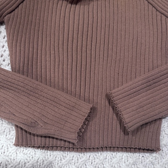 Iris WOMENS Brown Off-the-Shoulder Ribbed Sweater - Picture 2 of 8